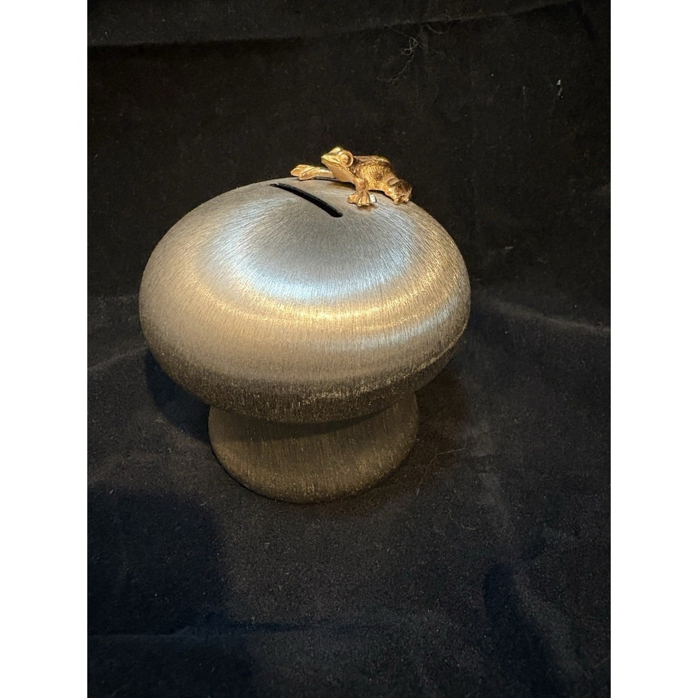 Vintage Napier Brushed Silver Tone Mushroom Toadstool Coin Bank Frog top